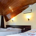 فندق Palm مرمريس